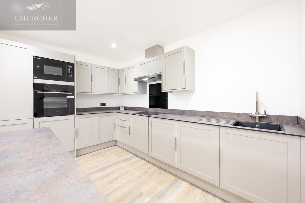 74yew Tree Road-12