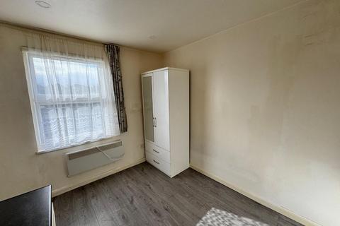 Studio to rent, Green Lanes, Self Contained Studio