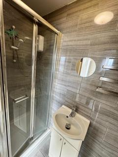 Studio to rent, Green Lanes, Self Contained Studio