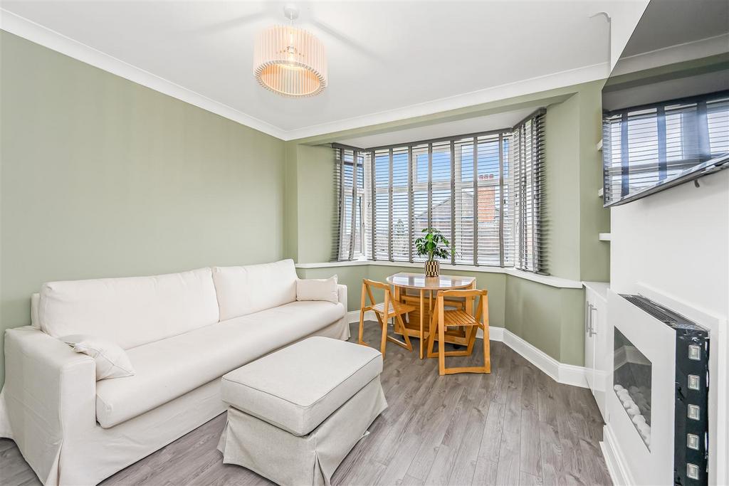 69 Avondale court-7.jpg