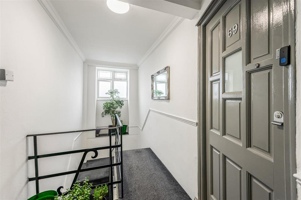 69 Avondale court-14.jpg