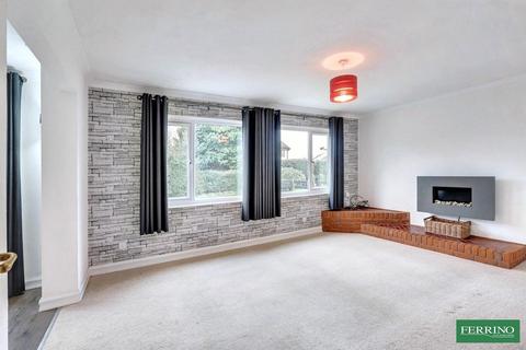 undefined, (3 Double Beds), Woodcroft, Chepstow, Monmouthshire. NP16 7PZ
