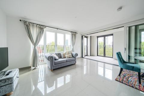 3 bedroom apartment to rent, Delphini Apartments, Elephant and Castle, SE1