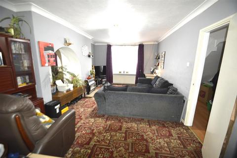 4 bedroom end of terrace house for sale, Lodge Avenue, Dagenham