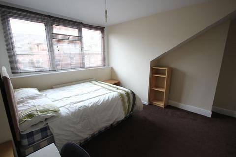 undefined, Royal Park Avenue, Hyde Park, Leeds, West Yorkshire
