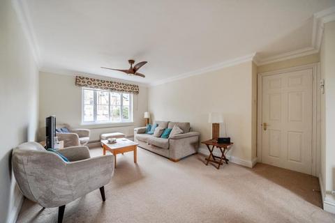 2 bedroom apartment to rent, Catherine Drive,  Richmond,  TW9