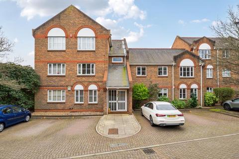 2 bedroom apartment to rent, Catherine Drive,  Richmond,  TW9