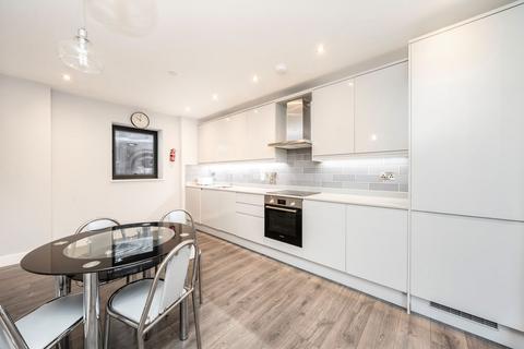 2 bedroom flat to rent, Elm Park, Stanmore HA7