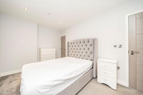 2 bedroom flat to rent, Elm Park, Stanmore HA7