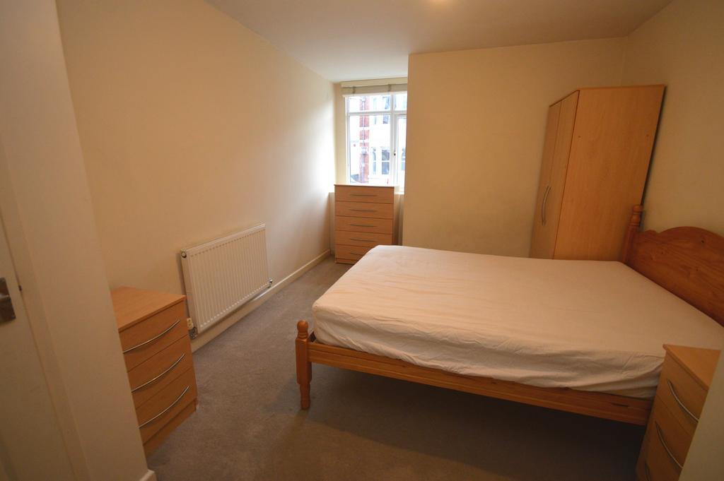 Flat 3, 15-16 Milton