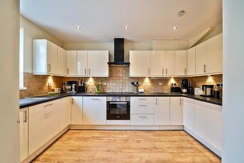 3 bedroom end of terrace house for sale, Ross Road, South Norwood, London, SE25