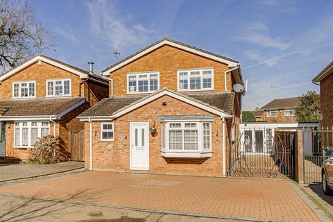 4 bedroom detached house for sale, Camberton Road, Linslade