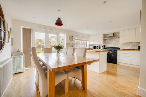 4 bedroom detached house for sale, Camberton Road, Linslade
