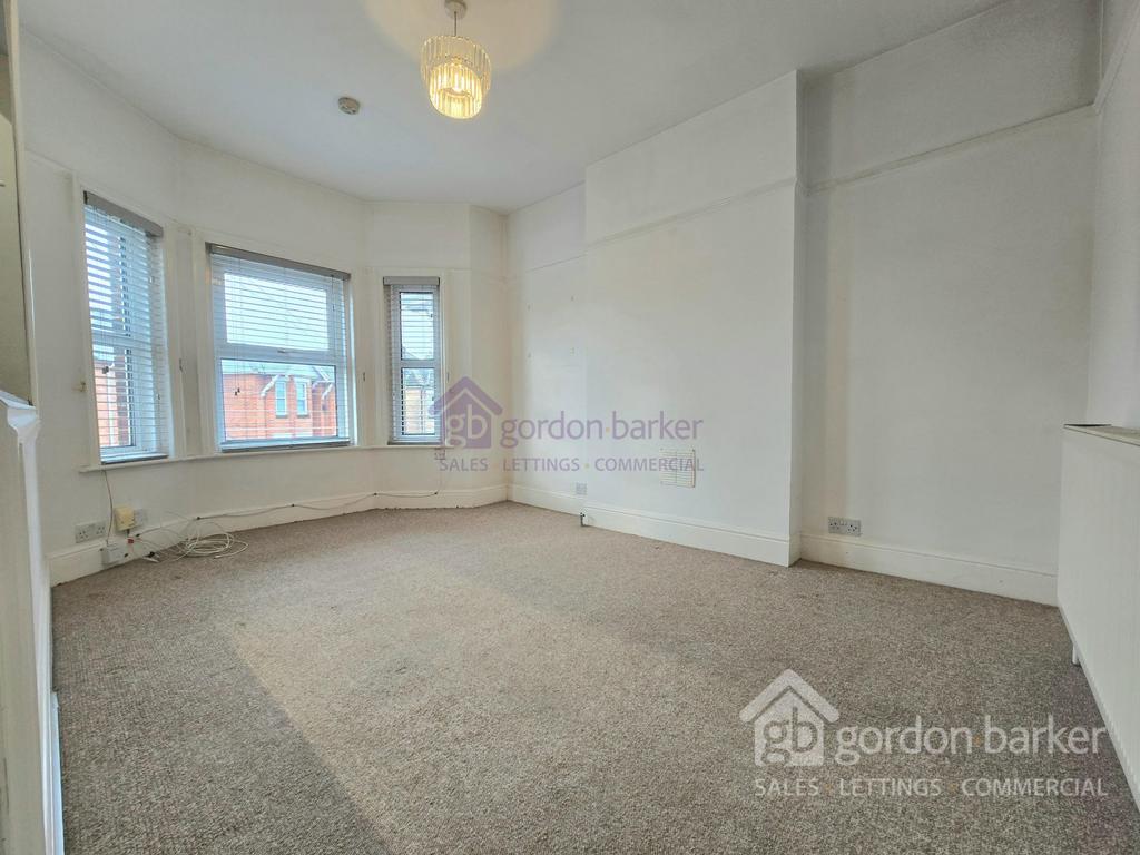 Apartment in Bournemouth, Boscombe - View 2