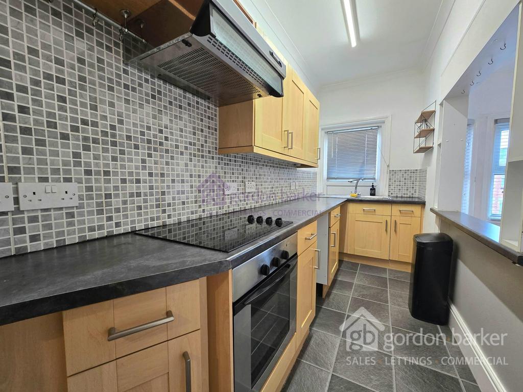 Apartment in Bournemouth, Boscombe - View 4