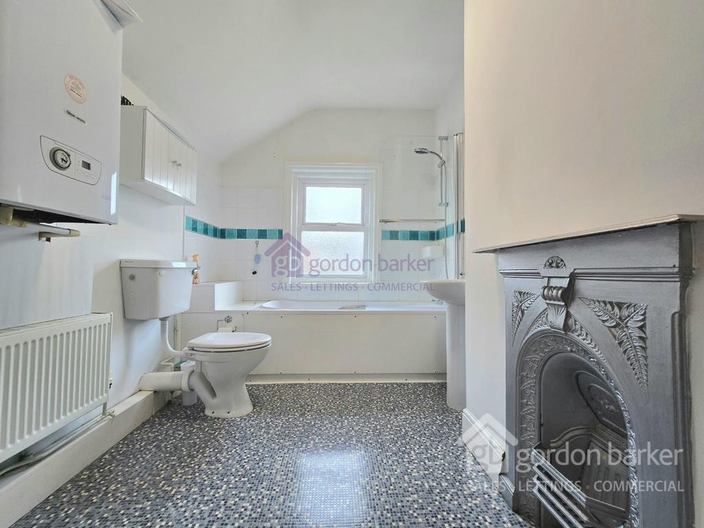 Apartment in Bournemouth, Boscombe - More