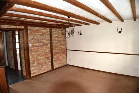 3 bedroom terraced house to rent, Reevers Road, Newent