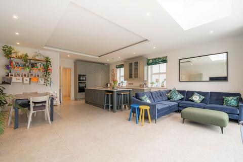 undefined, Oatlands Chase, Weybridge KT13