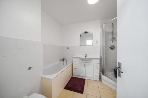 2 bedroom flat to rent, Bramlands Close, London, SW11