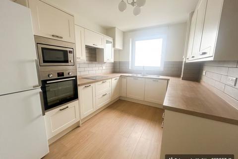 2 bedroom property to rent, Blount Road, Hartford House Blount Road, PO1
