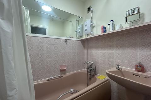2 bedroom property to rent, Blount Road, Hartford House Blount Road, PO1