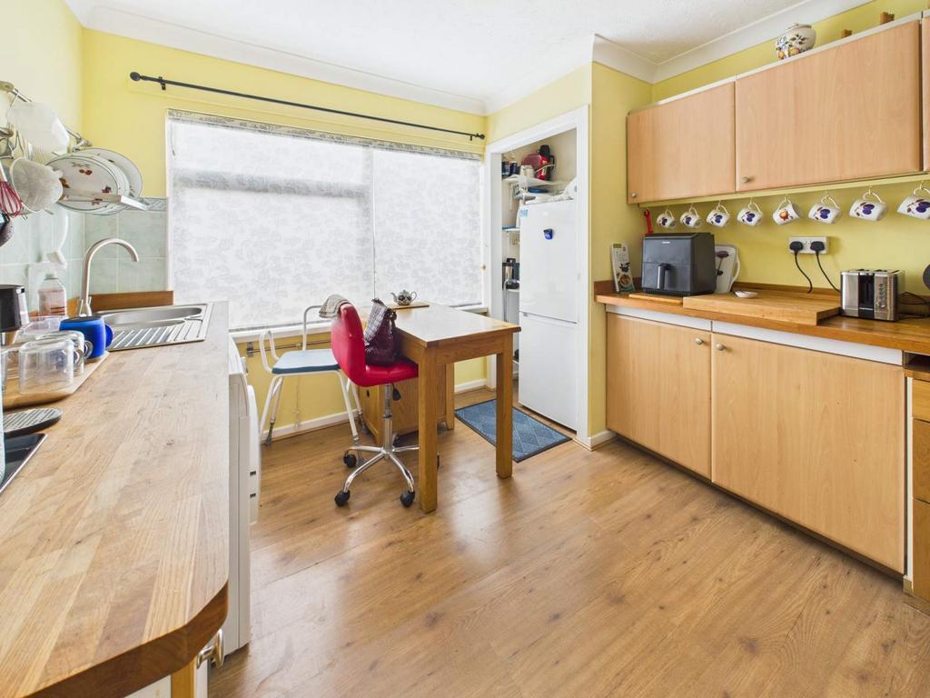 Kitchen/Dining Area