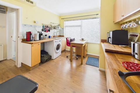 2 bedroom flat for sale, Philip Close, Cardiff. CF14