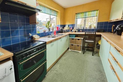 undefined, Fairway Walk, Bradford BD7