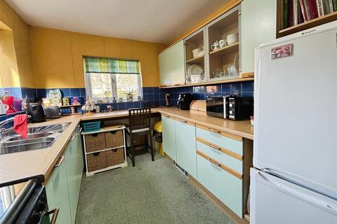 undefined, Fairway Walk, Bradford BD7