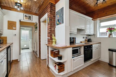 3 bedroom end of terrace house for sale, St. Andrews Road, Gorleston, Great Yarmouth