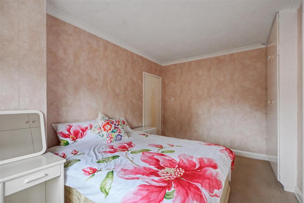 Bedroom 1 2.jpeg