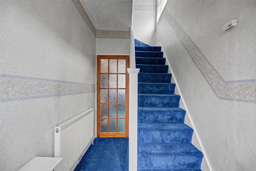 Hallway 1.jpeg