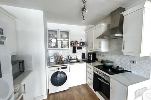 2 bedroom apartment for sale, Tynemouth Pass, Gateshead, Tyne and Wear, NE8 2GW
