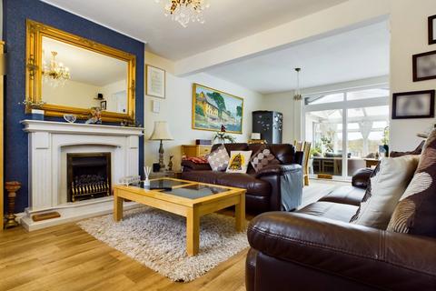 3 bedroom semi-detached house to rent, Castle Road, Nuneaton, CV10
