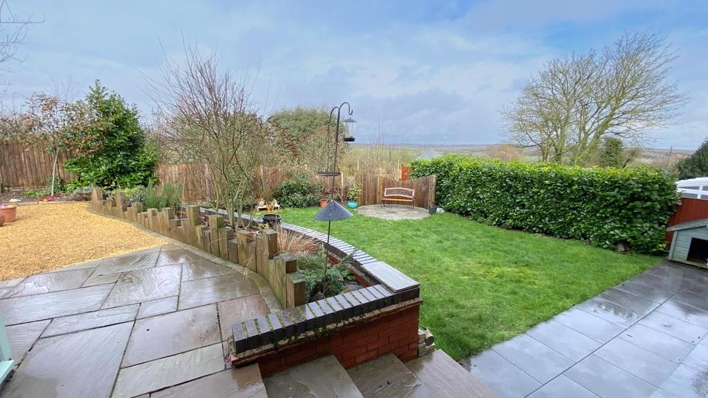 25 back-garden.jpg