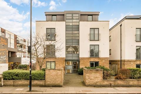 Gunnersbury Lane, London W3