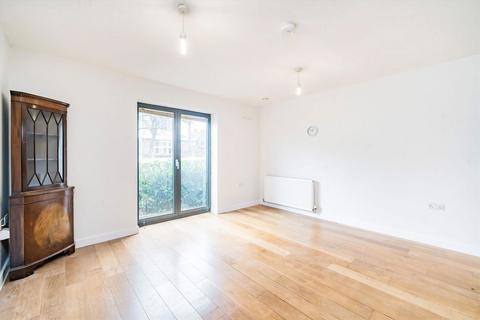 undefined, Gunnersbury Lane, London W3