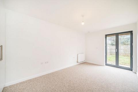 undefined, Gunnersbury Lane, London W3