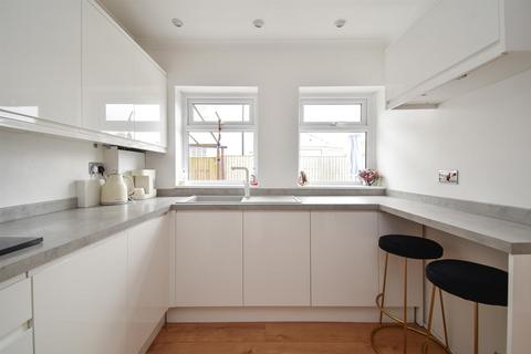3 bedroom semi-detached house for sale, Bulverhythe Road, St. Leonards-On-Sea TN38