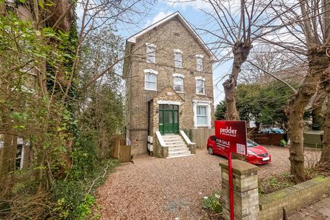 3 bedroom flat for sale, Hamlet Road, Crystal Palace, London, SE19