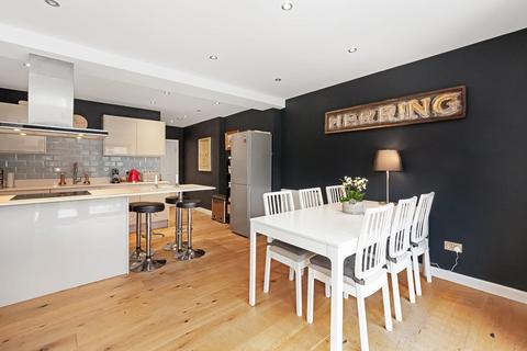 3 bedroom flat for sale, Hamlet Road, Crystal Palace, London, SE19