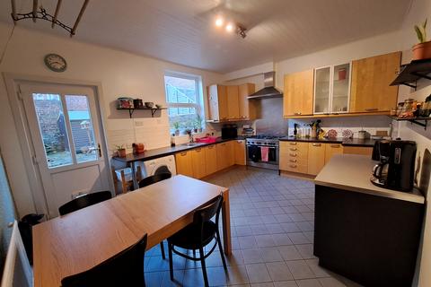 2 bedroom house to rent, Walkley Road, S6