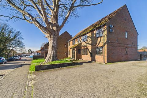 2 bedroom apartment to rent, Bell Lane, Buckinghamshire HP27