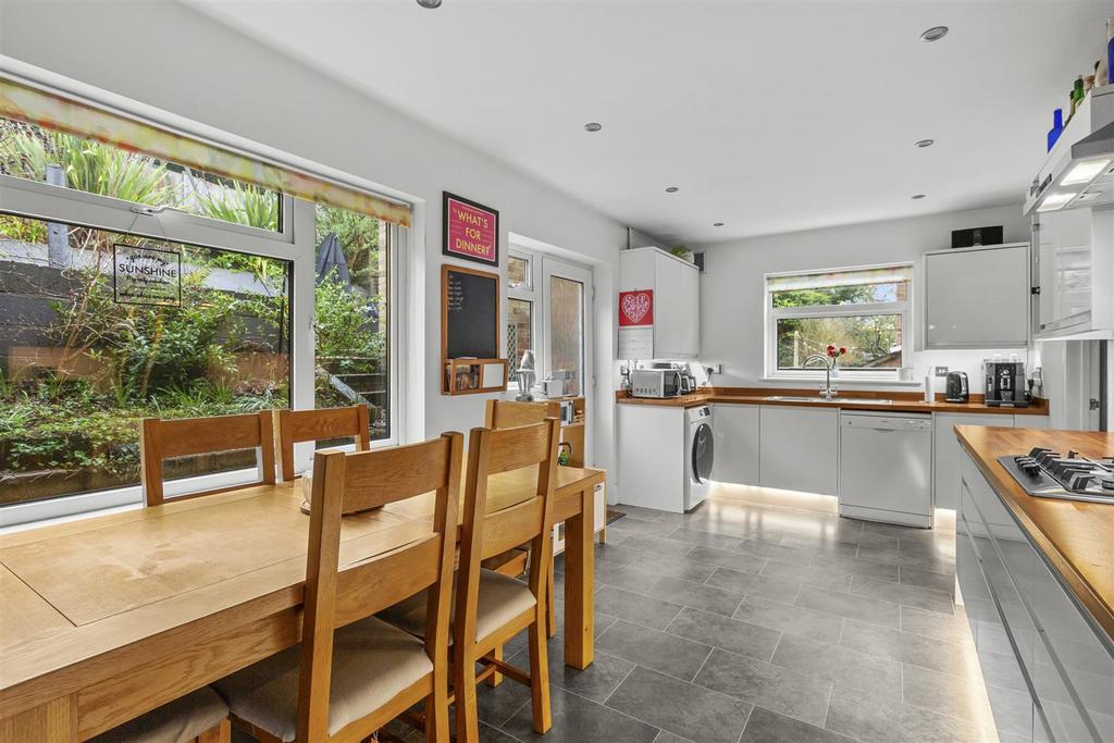 134 Hicks Farm Rise, HP13 7 SW-9.jpg