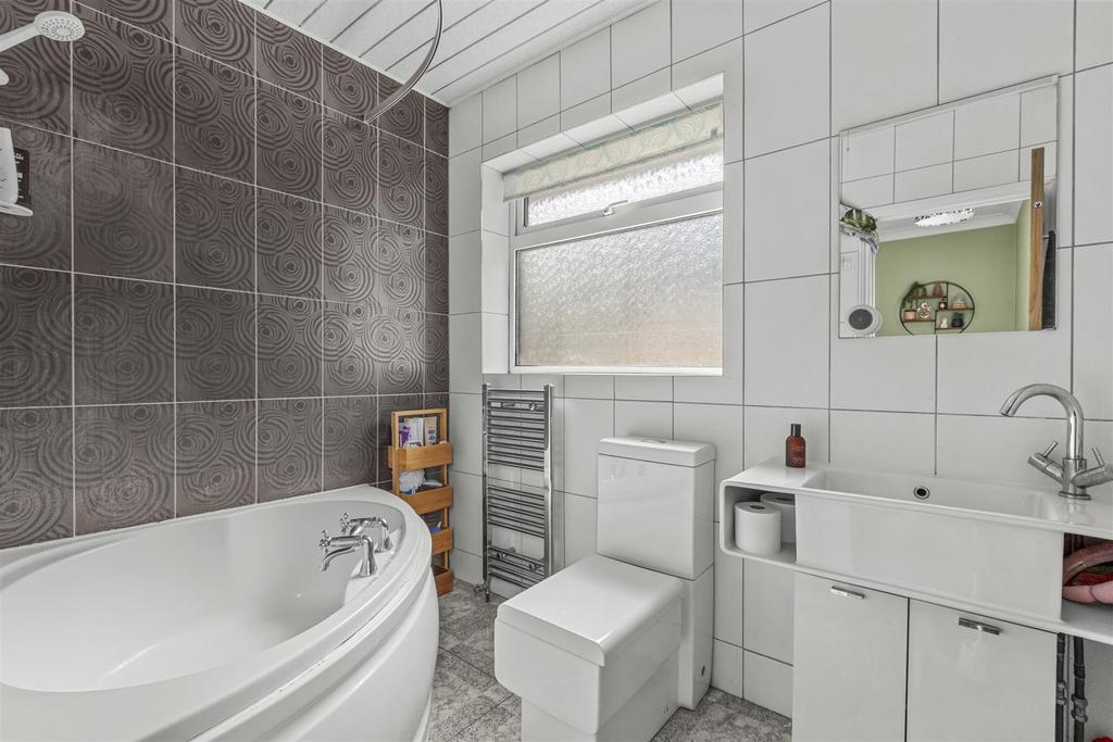 134 Hicks Farm Rise, HP13 7 SW-1.jpg