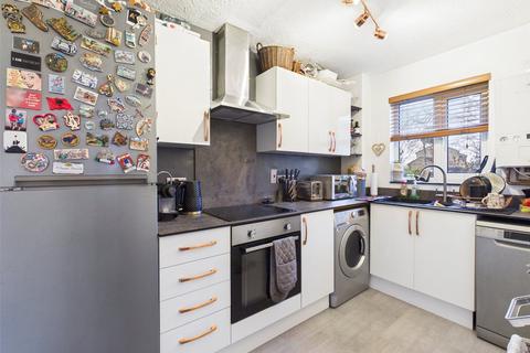 1 bedroom apartment to rent, Larkham Close, Feltham
