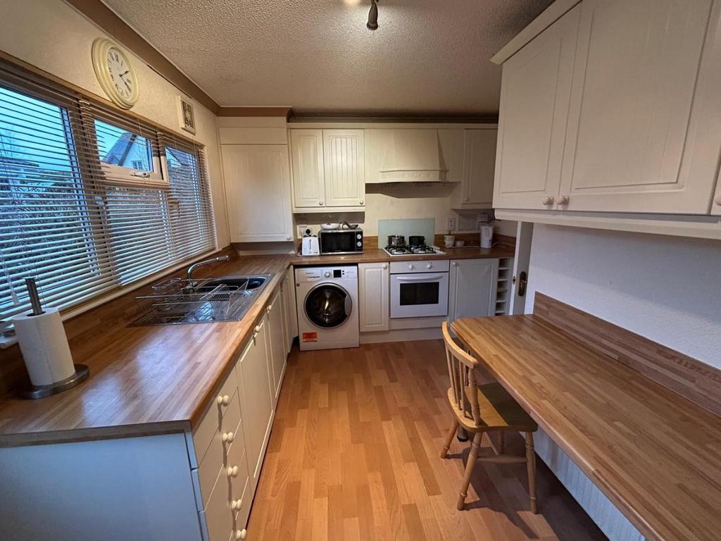 Kitchen 1.jpg