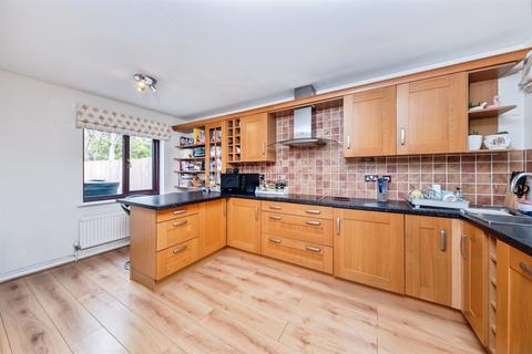 3 bedroom detached house for sale, Broadway Avenue, Giffard Park, Milton Keynes