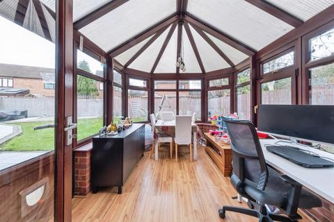 3 bedroom detached house for sale, Broadway Avenue, Giffard Park, Milton Keynes