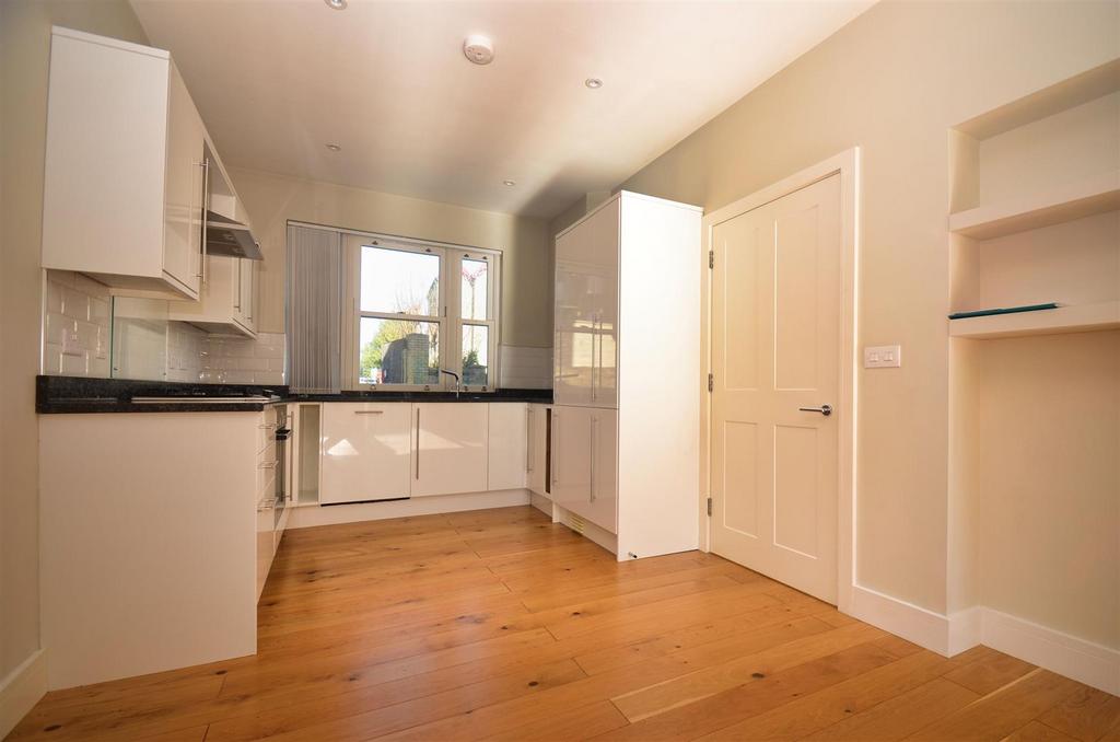 House in Ryde, Oakfield - View 4
